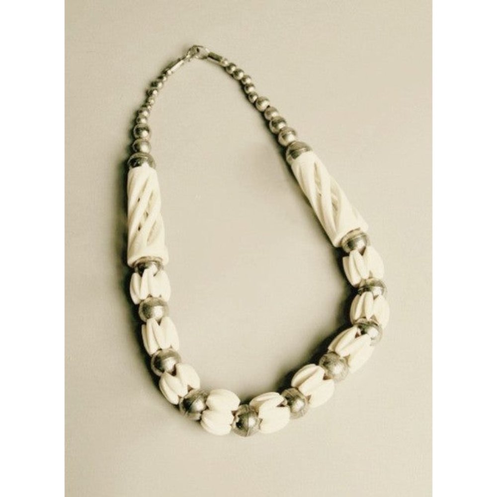VINTAGE EXOTIC NECKLACE